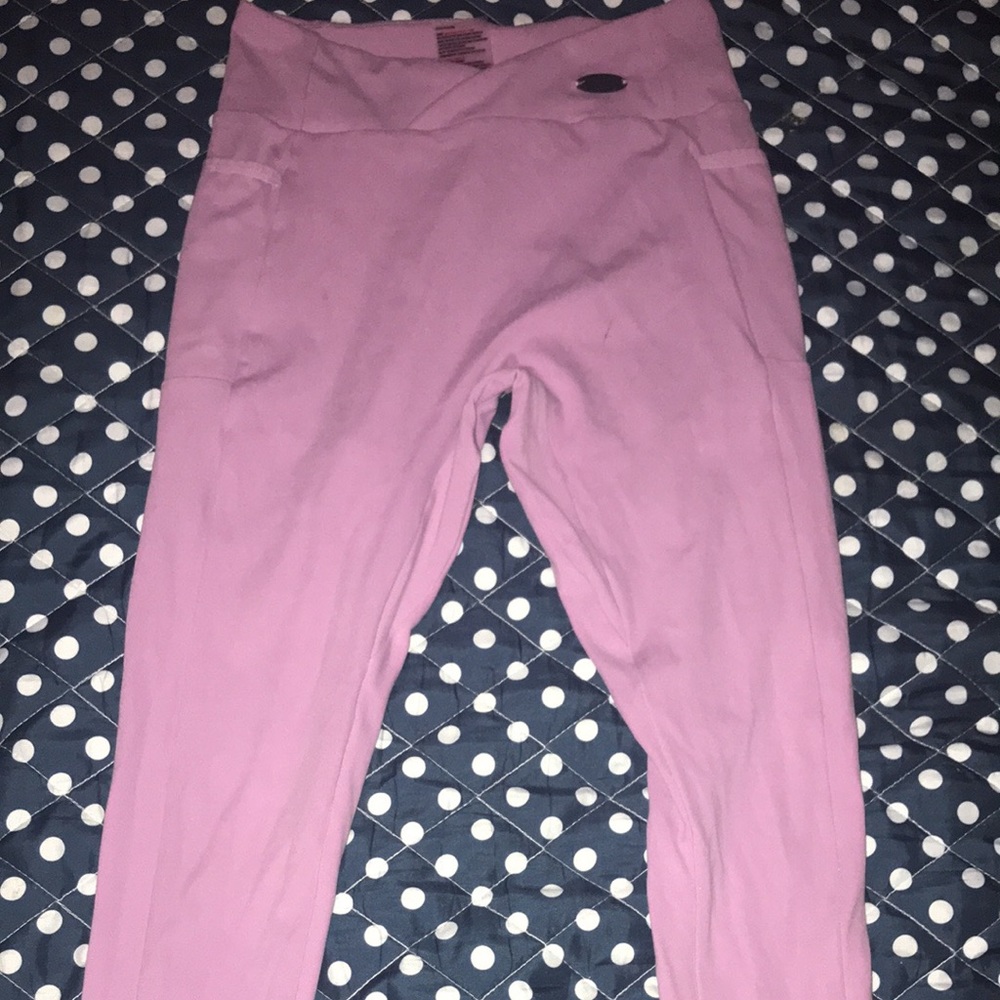 SOLD Gym shark like new leggings lavender